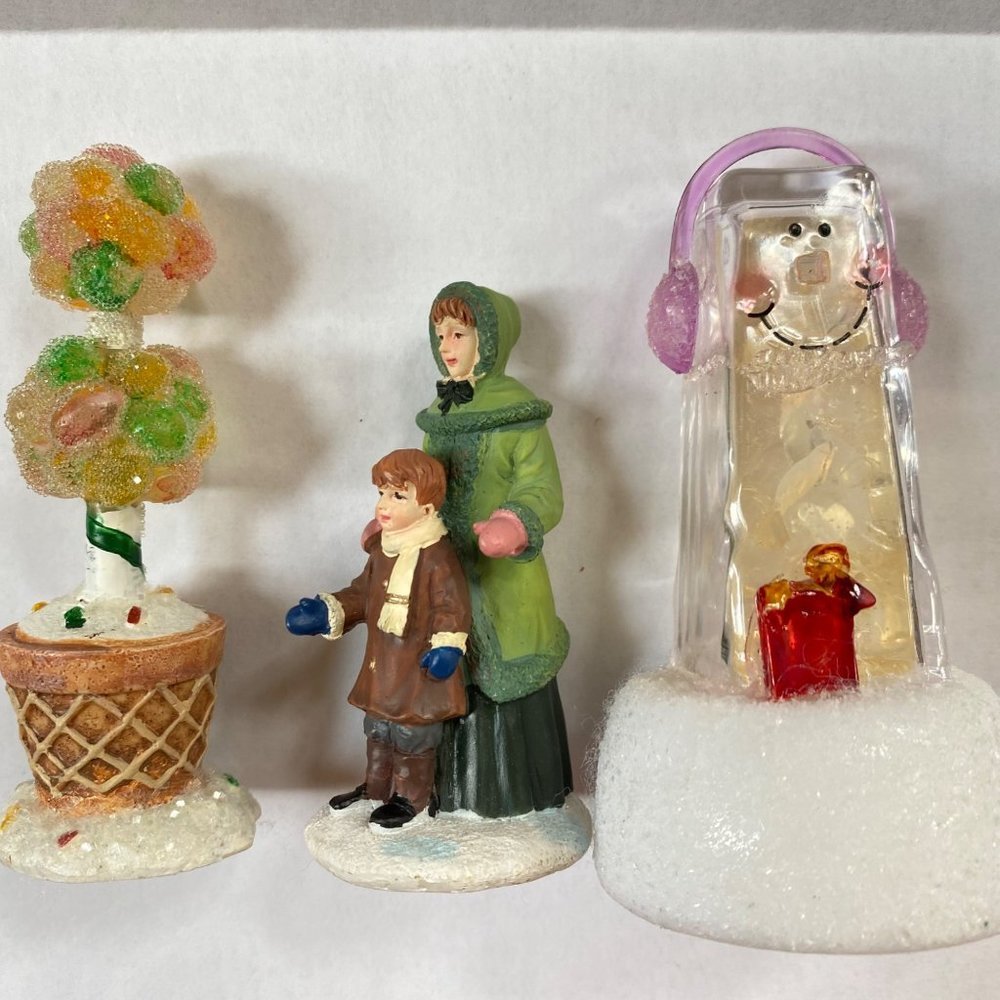 Christmas Village Figurines Victoria Style Carolers Dogs Cat Mini Figures Set - Picture 13 of 13